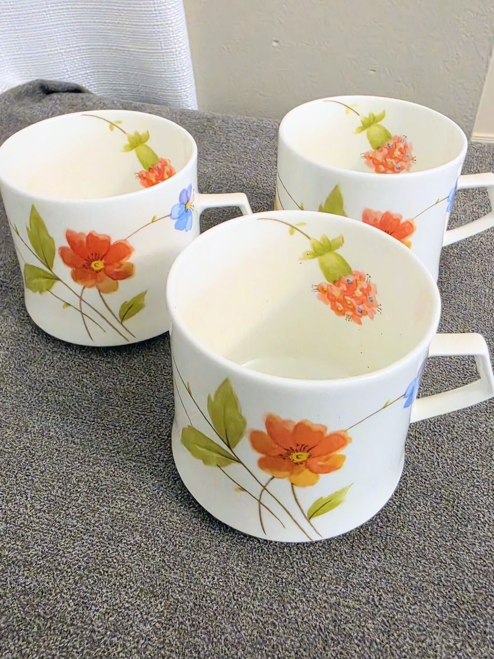 Mikasa Coffee Mugs Cups Just Flowers A4182 Orange Yellow Blue Flowers Japan